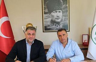 Giresunspor, Mustafa Kaplan ile resmi sözleşme imzaladı