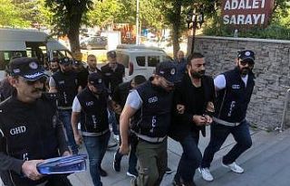 Göçmen kaçakçılarına polis operasyonu