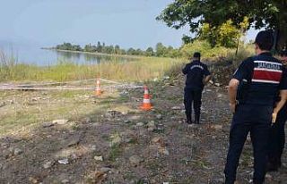 Gölün içinde patlamamış el bombası bulundu