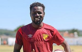 Göztepe’de Mame Diouf, ilk antrenmanına çıktı