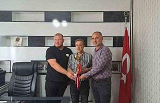 Gülümbespor şampiyonluk kupasını aldı