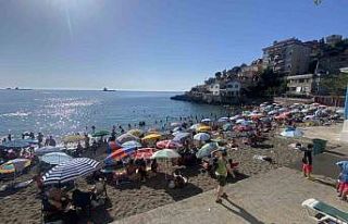 Halk plajına yoğun ilgi