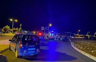 İki otomobil kafa kafaya çarpıştı: 1’i bebek...