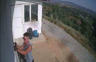 İlleri dolaşan seri hırsız, girdiği evde kıyafetini...