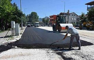 Isparta Belediyesi asfalt çalışmalarına devam...