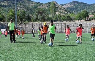 Isparta Belediyesi Spor Kompleksinde yetenekli sporcular...