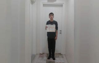 Isparta’da cam kesme makinesine kolunu kaptıran...