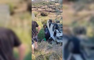 Isparta’da işçi servisi ile ticari araç çarpıştı:...