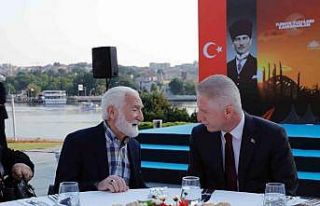 İstanbul Valisi Gül, 15 Temmuz şehit aileleri ve...