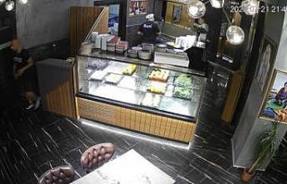 İstanbul’da tezgahtan telefon hırsızlıkları...