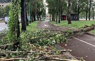 İtalya’da şiddetli fırtına: 2 ölü