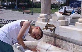 İzmir, yılın en sıcak gününü yaşıyor