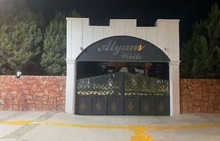 İzmir’de düğün salonundaki duvar yıkıldı,...