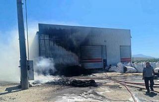 İzmir’de plastik geri dönüşüm deposunda yangın