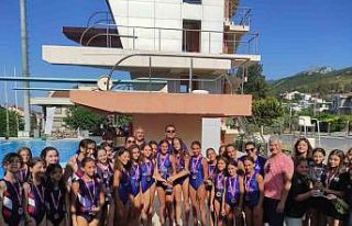 İzmir’in kızlarının bileği bükülmedi