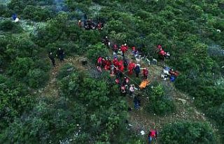 İznik’de mağarada hazine arayan ve mahsur kaldığı...