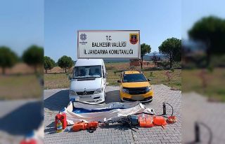 Jandarma 3 organizatör ve 13 düzensiz göçmeni...