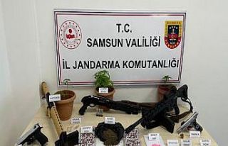 Jandarma 615 aranan şahsı yakaladı