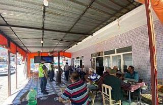 Jandarma ekipleri traktör sürücülerini bilgilendirdi