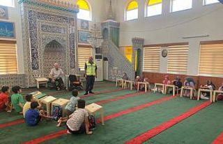 Jandarma, Gazipaşa’da Kur’an kursu öğrencilerine...