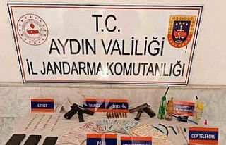 Jandarmadan eş zamanlı uyuşturucu baskını: 8...