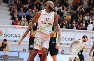 Jeremy Simmons, bir sezon daha Petkimspor’da