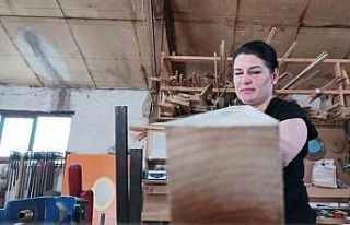 Kadın marangoz erkeklere rakip oldu