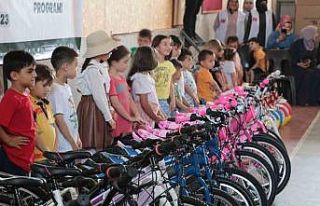 Kahramanmaraş’ta yetim çocuklarına bisiklet hediyesi