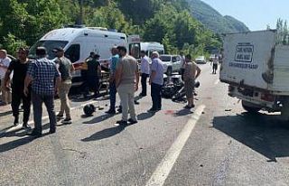 Kamyonetle çarpışan motosiklet sürücüsü yaralandı