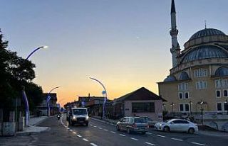 Karamürsel Caddesine bin 700 metrekare kaldırım