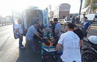 Kararsız kalan motosikleti tıra çarptı, facia...