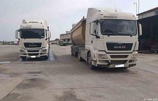 Karasu’dan İstanbul’a kaçak deniz kumu taşırken...