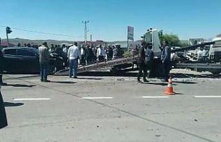 Karayazı’da trafik kazası: 3 yaralı