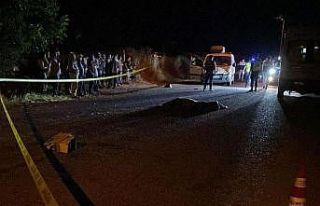 Karşıdan karşıya geçmeye çalışan kadın hayatını...