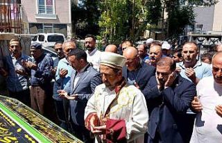 Kars’ta kazada hayatını kaybedenler toprağa veriliyor