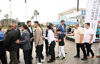 Kartepeliler Kent Meydanı’nda bayramlaştı