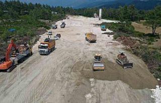 Kaş’ta Kasaba-Sütleğen yolu projesi çalışmaları...