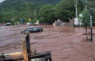 Kastamonu’da sel: 3 mahallede evleri su bastı,...