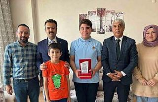 Kaymakam Bingöl’den LGS birincisine tam altın