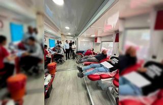 Kaymakam Türker’den kan bağışı