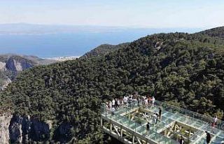 Kazdağları Cam Seyir Terasını 7 günde 12 bin...