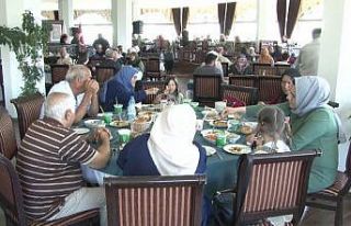 Keçiören’de şehit aileleri için gezi ve yemek...