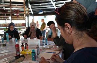 Keçiörenli kadınlar taş boya eğitimini tamamladı