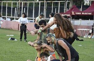 Kemer’de ‘renkli’ festival