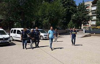 "Kendi kendini bıçakladı" dediler, çıkarıldıkları...