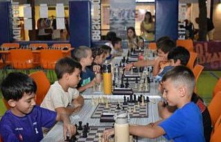 KidZania İstanbul satranç turnuvası için geri...