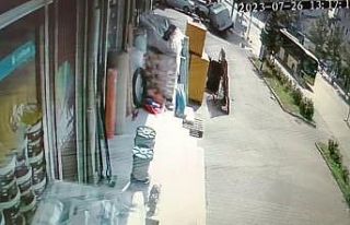 Kırmızı ışıkta geçen İETT otobüsünün çarptığı...