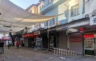 Klima montajı yaparken akıma kapılan işçi hayatını...