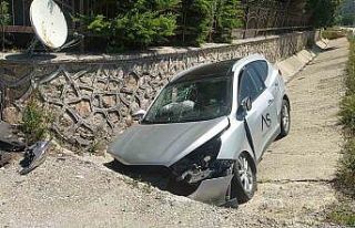 Kontrolden çıkan otomobil sulama kanalına düştü:...
