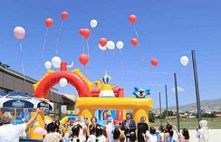 Koruyucu aileler kahvaltıda bir araya geldi